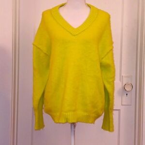 NWT Fuzzy lime green sweater